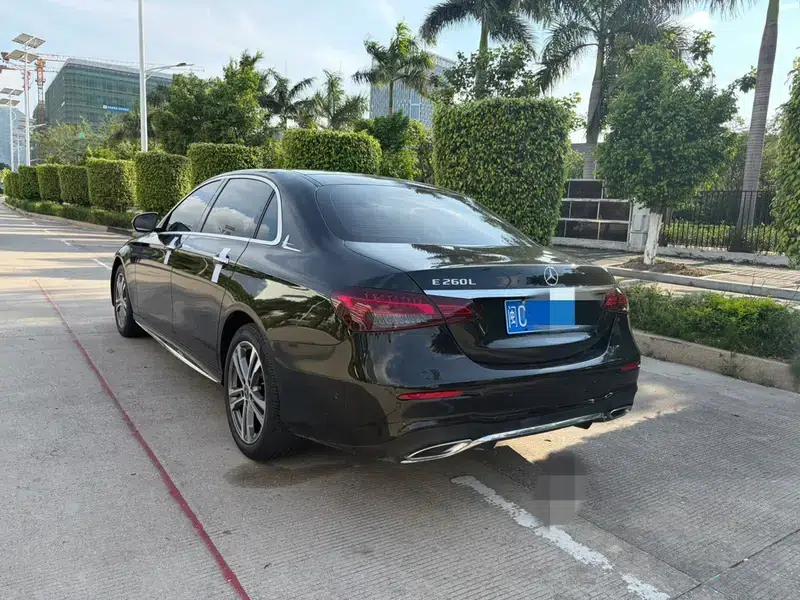 2022 Mercedes-Benz E-Class E 260 L Sport Sedan — миниатюра 4