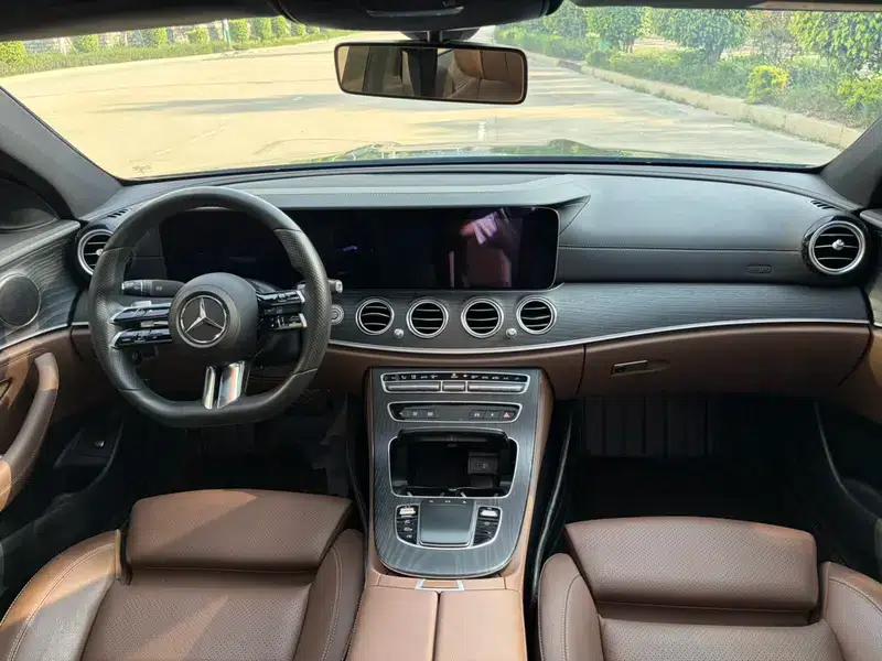 2022 Mercedes-Benz E-Class E 260 L Sport Sedan — миниатюра 7