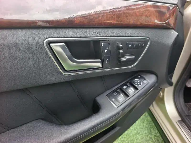 2012 Mercedes-Benz E-Class E 200 L CGI Elegance — миниатюра 20