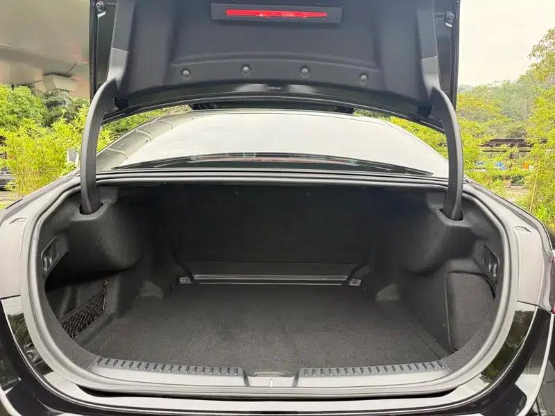 Mercedes-Benz E-Class 2025 E 300 L Luxury Sedan — миниатюра 24