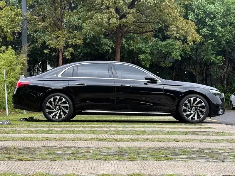 Mercedes-Benz E-Class 2025 E 300 L Luxury Sedan — миниатюра 7