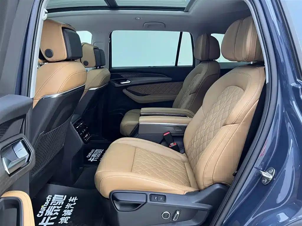 Audi Q6 2024 45 TFSI quattro Qiyun Edition Yulin Package 6-seater — миниатюра 18
