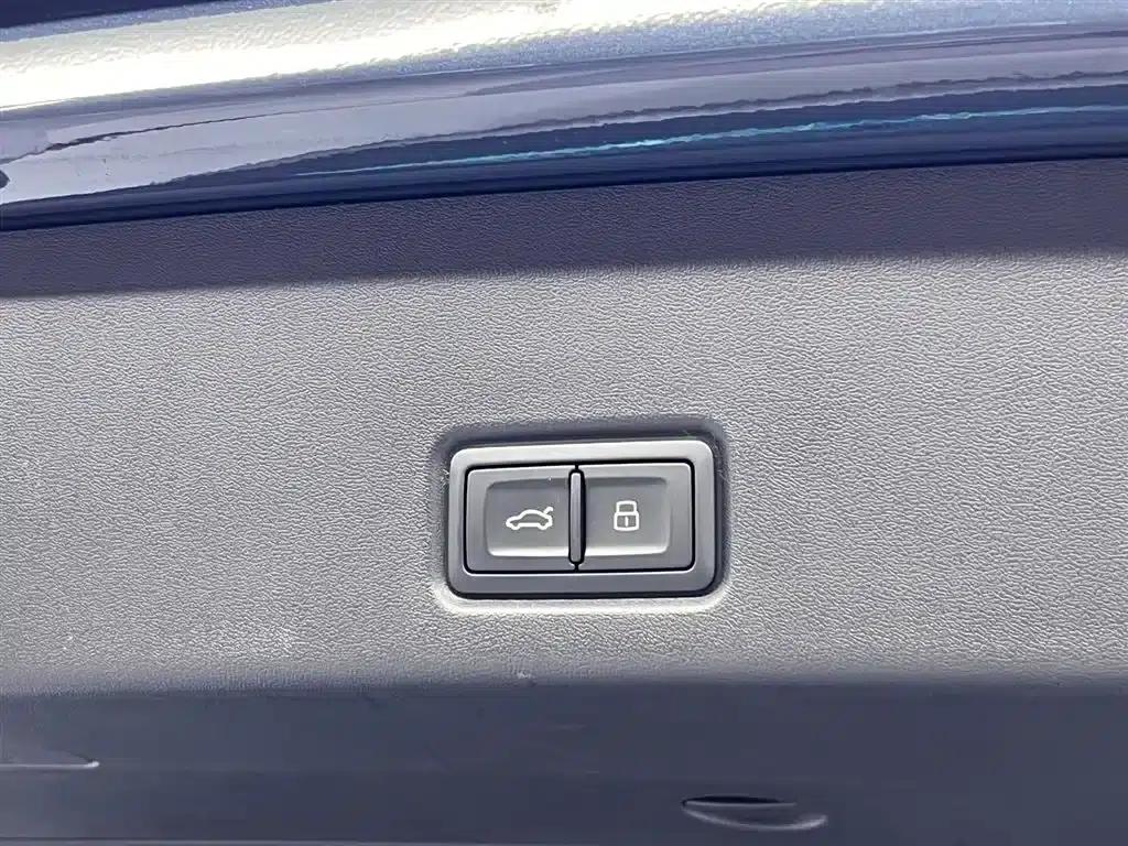 Audi Q6 2024 45 TFSI quattro Qiyun Edition Yulin Package 6-seater — миниатюра 10