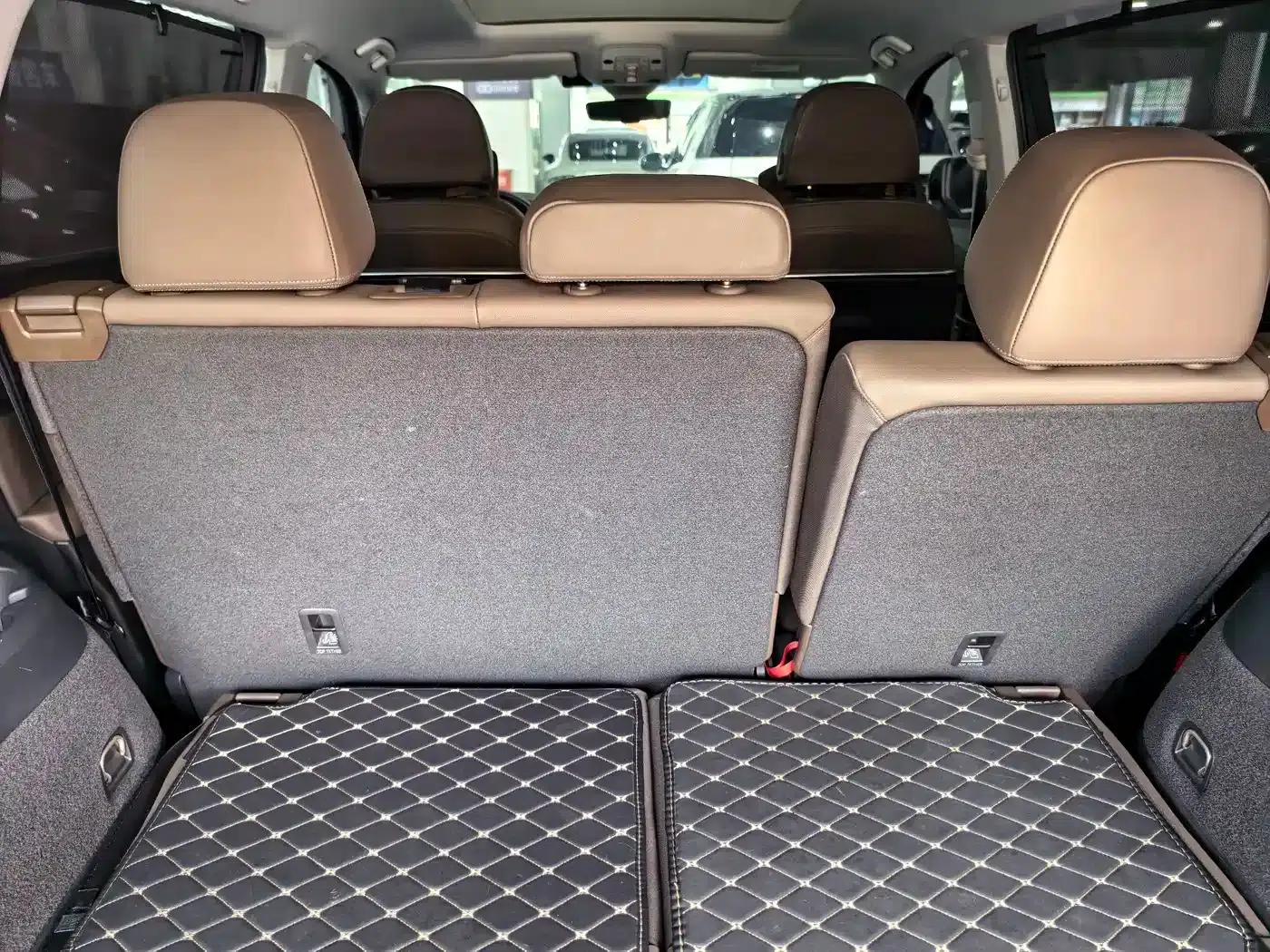 Audi Q6 2024 45 TFSI quattro Qiyun Edition Yulin Package 7-seater — миниатюра 13
