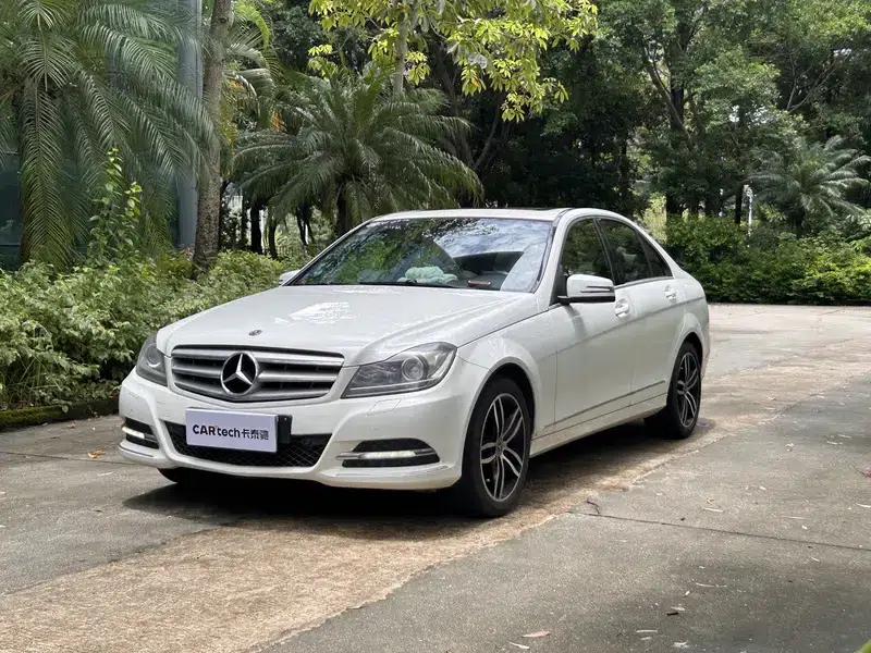 Mercedes-Benz C-Class 2013 C 260 Fashion Grand Edition — миниатюра 1