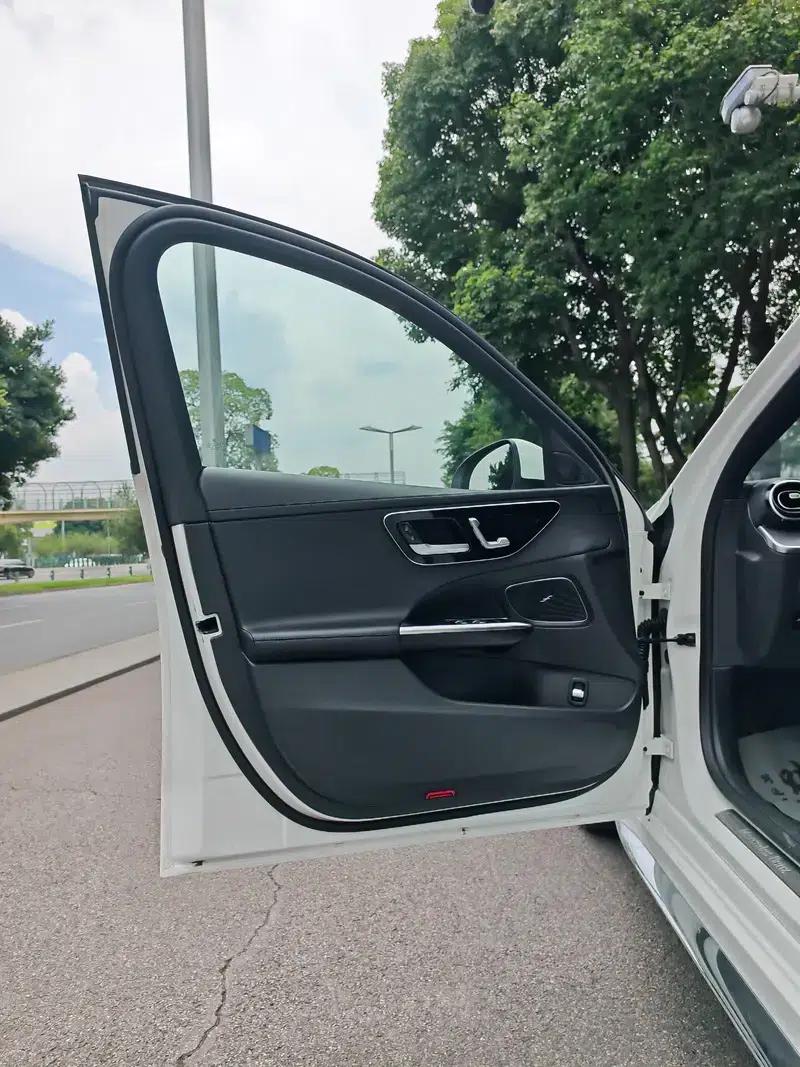Mercedes-Benz C-Class 2023 Facelift C 200 L Sport Edition — миниатюра 6