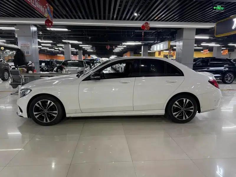 2017 Mercedes-Benz C-Class C 200 Sport Edition — миниатюра 3