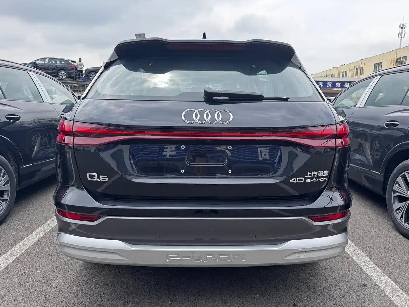 Audi Q5 e-tron 2023 Model 40 e-tron Shining Edition - Premium Outfit — миниатюра 7