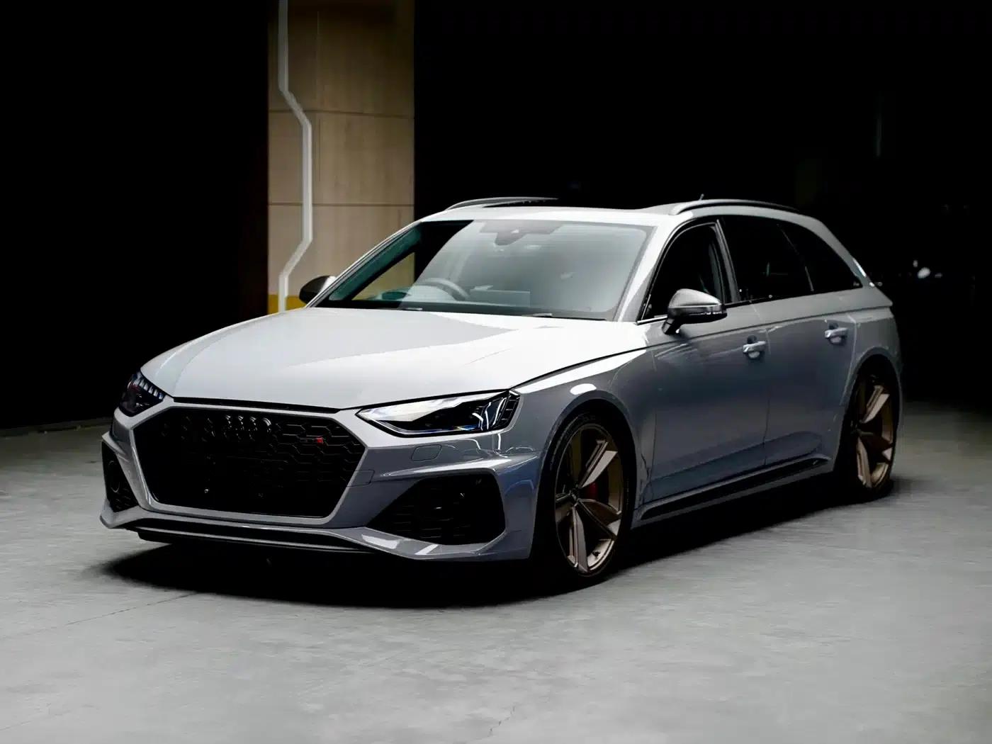 2022 Audi RS4 Avant Dark Gold Edition — миниатюра 1