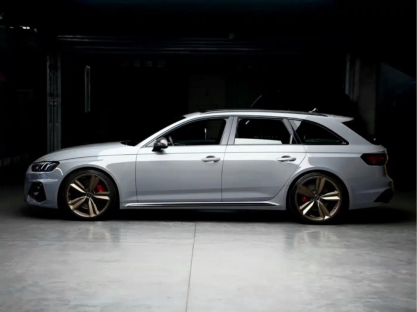 2022 Audi RS4 Avant Dark Gold Edition — миниатюра 3