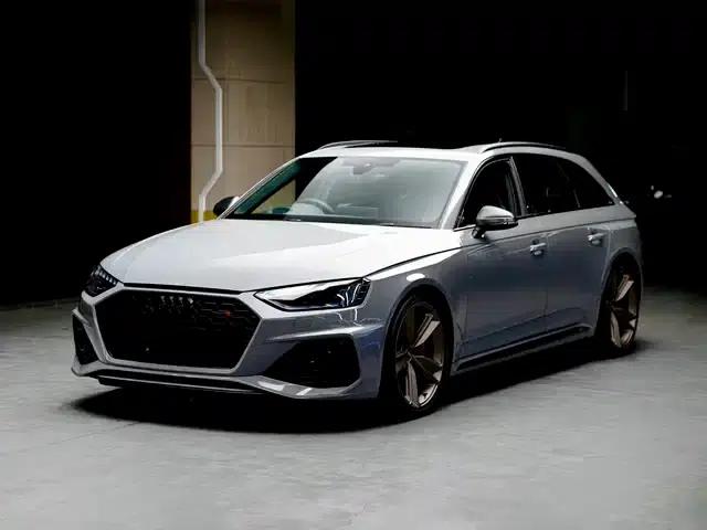 2022 Audi RS4 Avant Dark Gold Edition