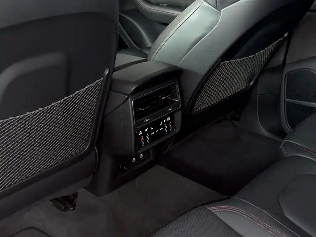 2022 Audi RS Q8 4.0T — миниатюра 20