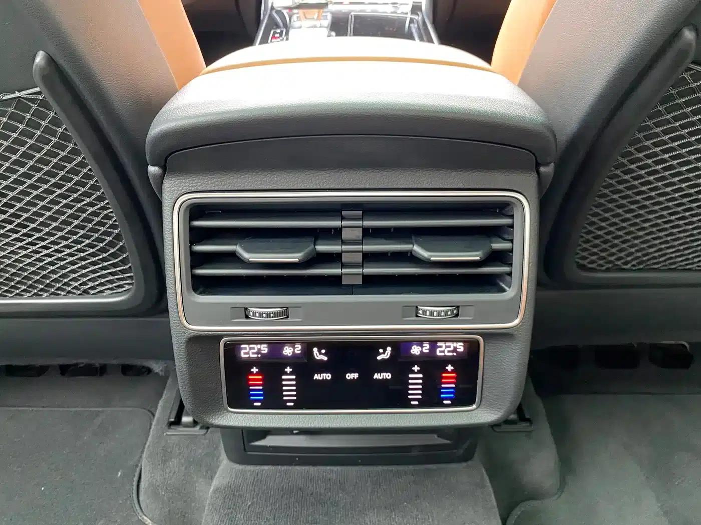 2022 Audi RS Q8 4.0T — миниатюра 16