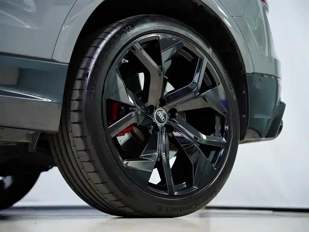2022 Audi RS Q8 4.0T — миниатюра 25