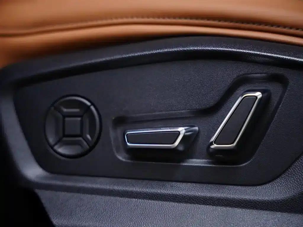 2022 Audi RS Q8 4.0T — миниатюра 37