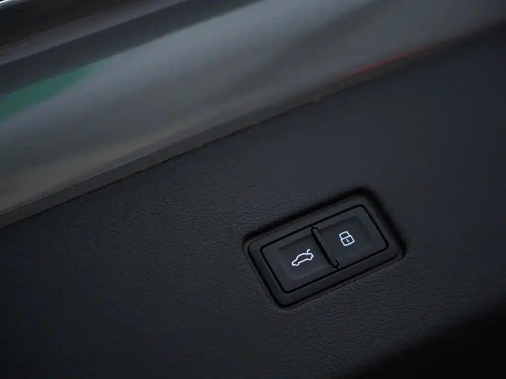 2022 Audi RS Q8 4.0T — миниатюра 44