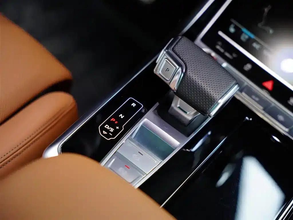 2022 Audi RS Q8 4.0T — миниатюра 51