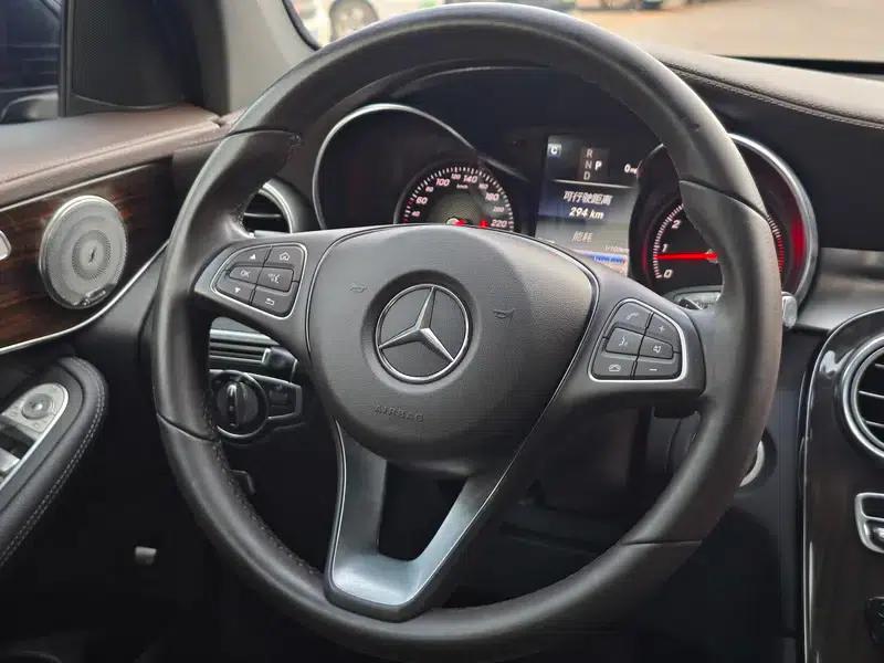 2017 Mercedes-Benz GLC 260 4MATIC Dynamic — миниатюра 16