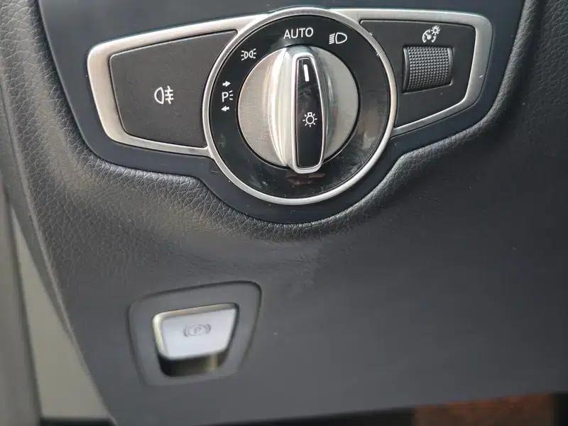 2017 Mercedes-Benz GLC 260 4MATIC Dynamic — миниатюра 18