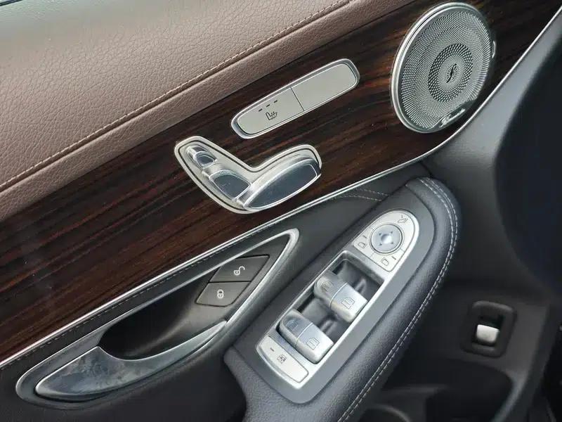 2017 Mercedes-Benz GLC 260 4MATIC Dynamic — миниатюра 22
