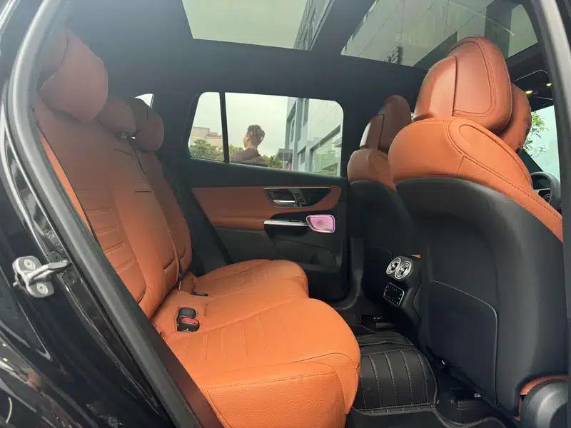 2025 Mercedes-Benz GLC 300 L 4MATIC Dynamic 5-seater — миниатюра 11