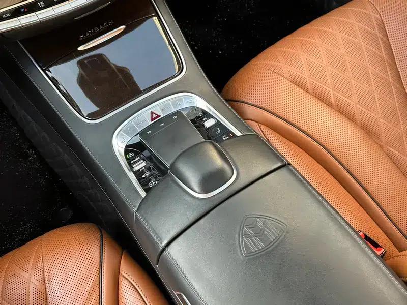 Maybach S-Class 2020 S 450 4MATIC Collector's Edition — миниатюра 10