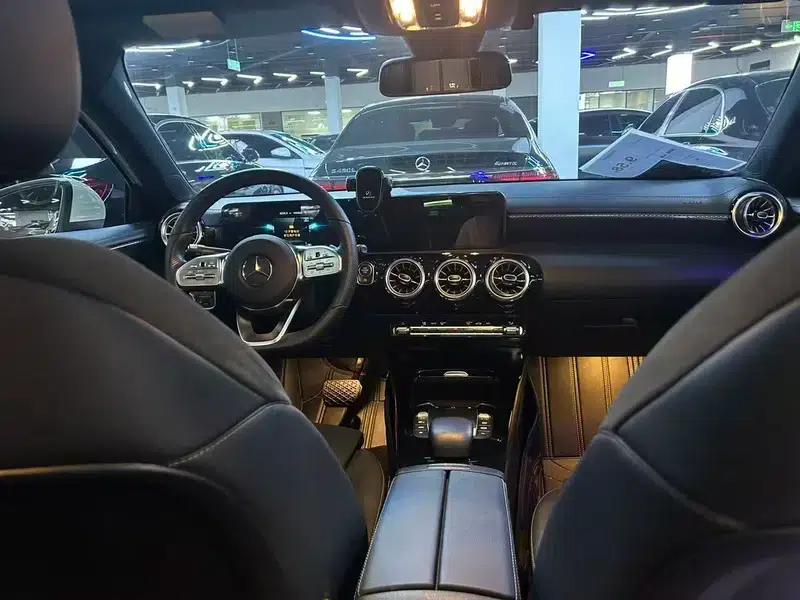 Mercedes-Benz A-Class 2019 A 200 L Sport Sedan First Edition — миниатюра 12