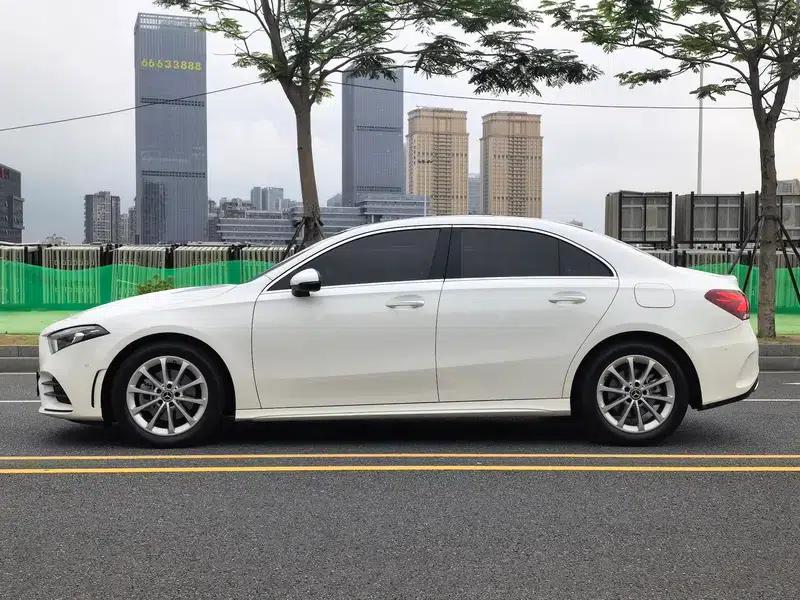 2022 Mercedes-Benz A-Class A 200 L Sport Sedan Dynamic Edition — миниатюра 4
