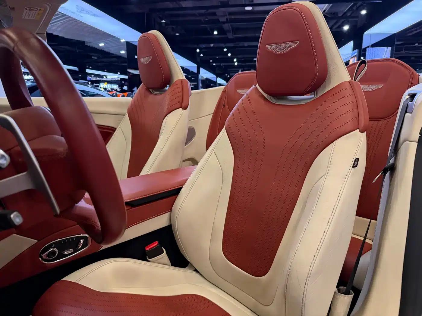Aston Martin DB11 2019 4.0T V8 Volante — миниатюра 14