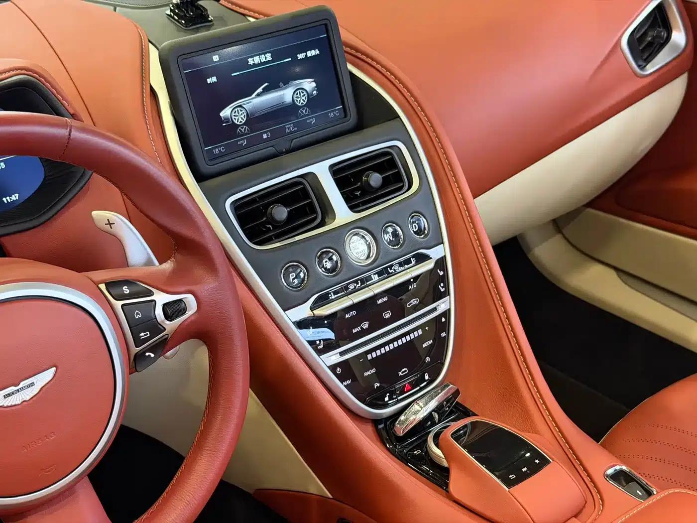 Aston Martin DB11 2019 4.0T V8 Volante — миниатюра 25