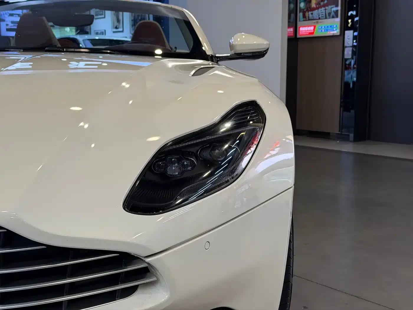 Aston Martin DB11 2019 4.0T V8 Volante — миниатюра 5