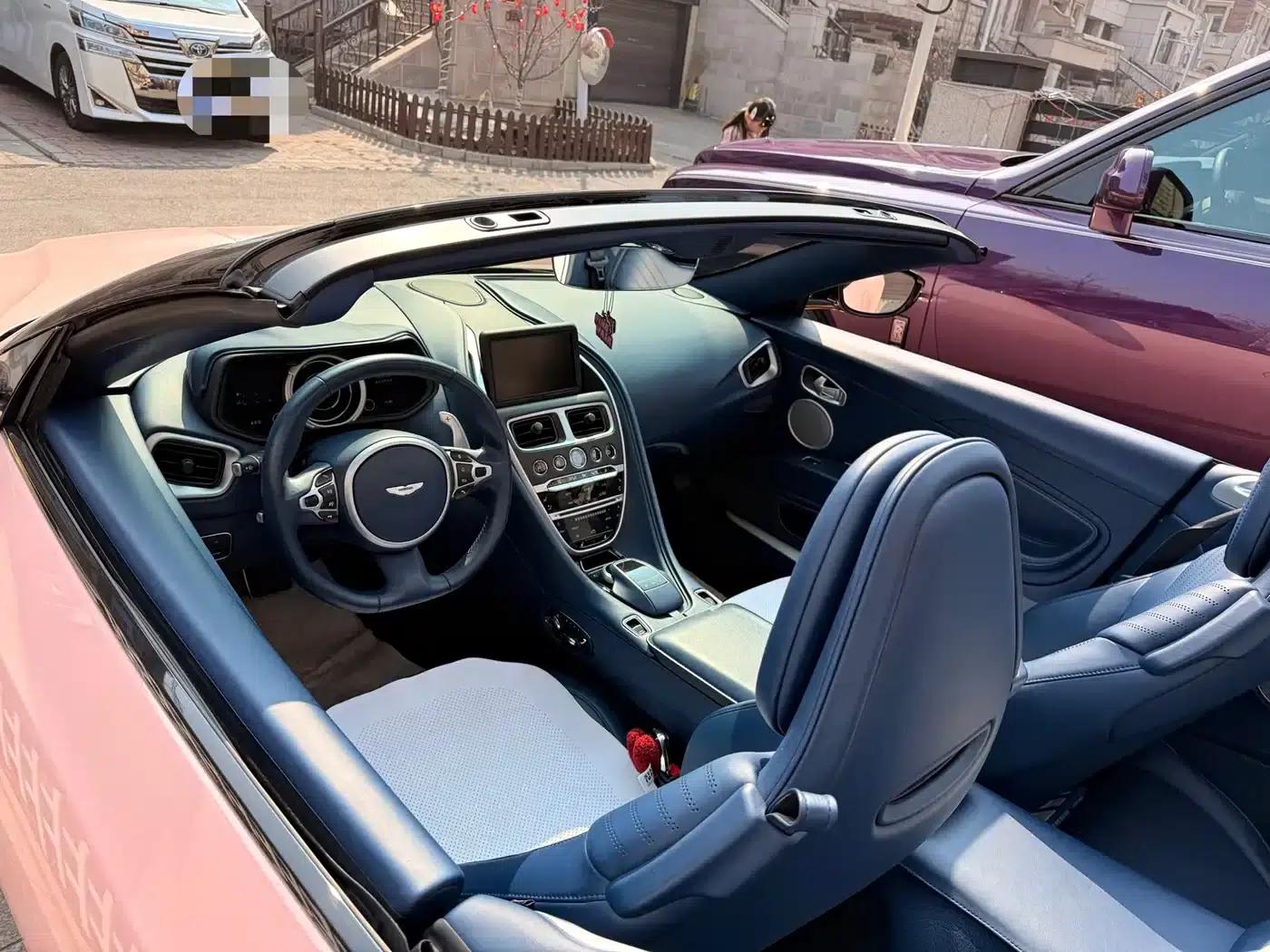 Aston Martin DB11 2020 4.0T V8 Volante — миниатюра 14