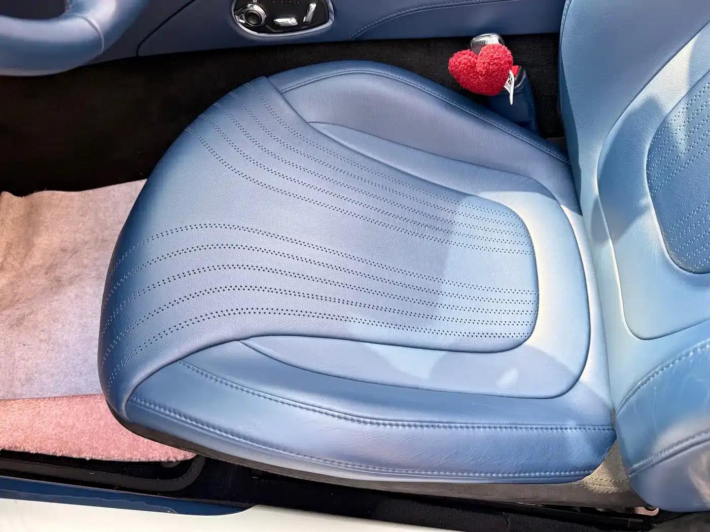 Aston Martin DB11 2020 4.0T V8 Volante — миниатюра 6