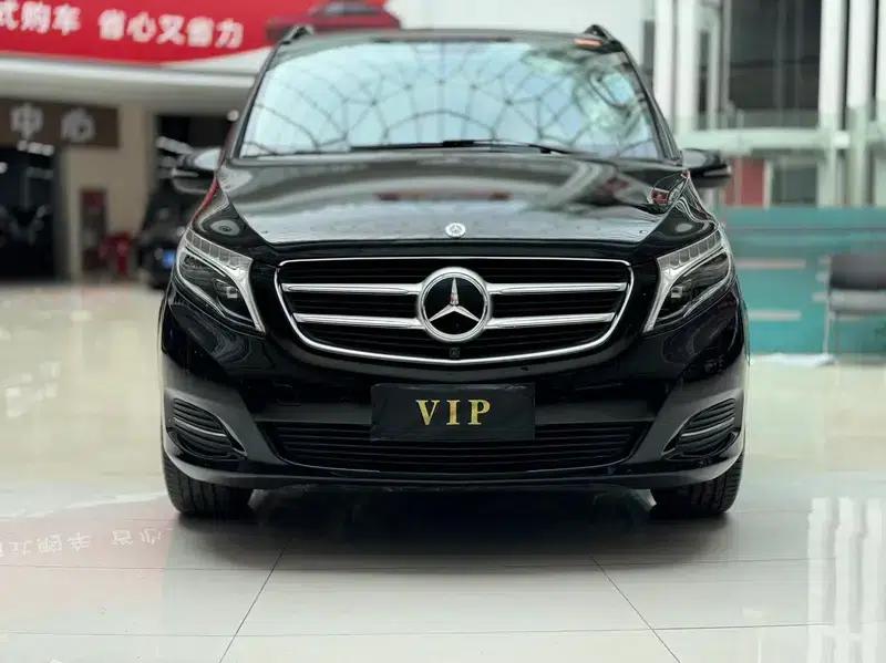 Mercedes-Benz V-Class 2018 V 260 Premium Edition (China V Emission Standard) — миниатюра 2