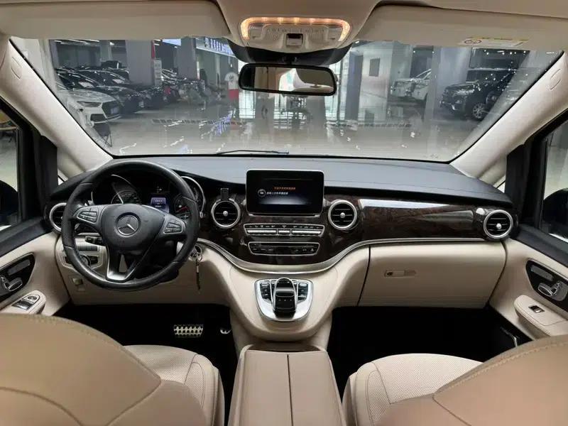 Mercedes-Benz V-Class 2018 V 260 Premium Edition (China V Emission Standard) — миниатюра 7