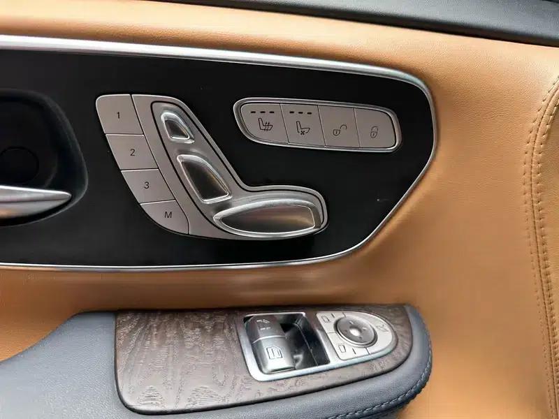 Mercedes-Benz V-Class 2021 V 260 L Long Wheelbase Premium Edition — миниатюра 6