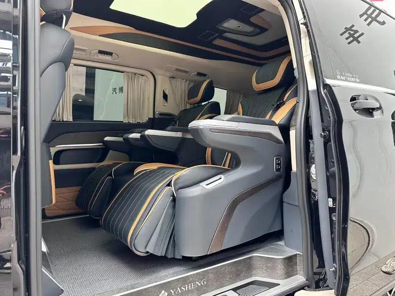 Mercedes-Benz V-Class 2021 V 260 L Long Wheelbase Premium Edition — миниатюра 7