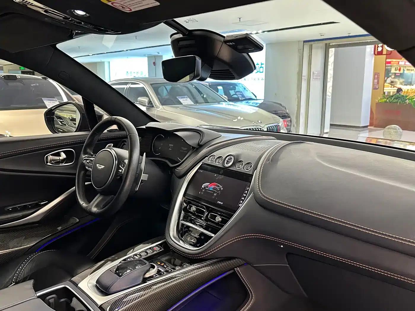 Aston Martin DBX 2021 4.0T V8 Silk Road Edition — миниатюра 13