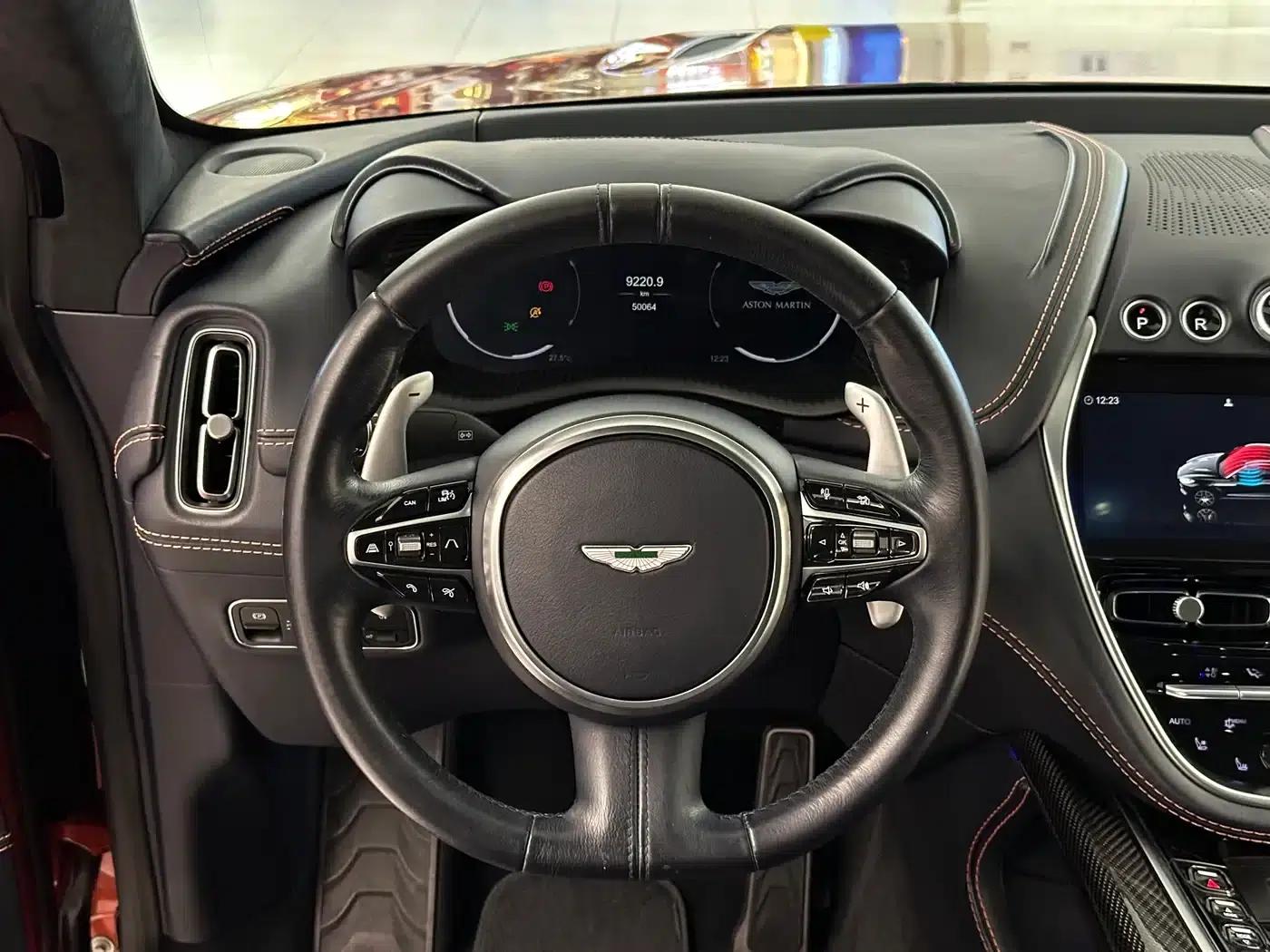 Aston Martin DBX 2021 4.0T V8 Silk Road Edition — миниатюра 17
