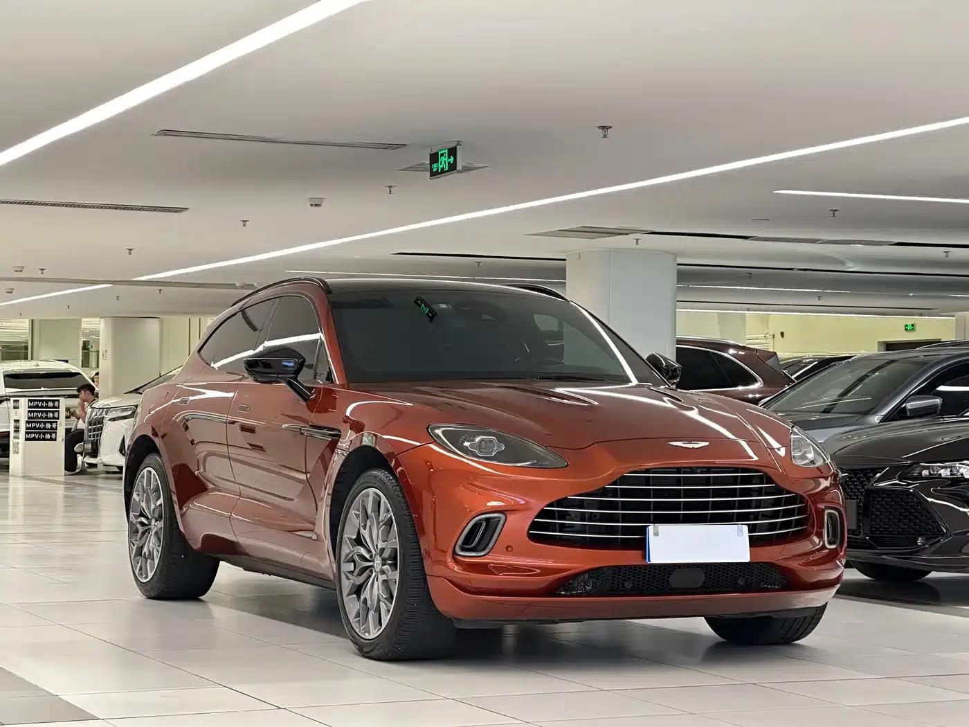 Aston Martin DBX 2021 4.0T V8 Silk Road Edition — миниатюра 3