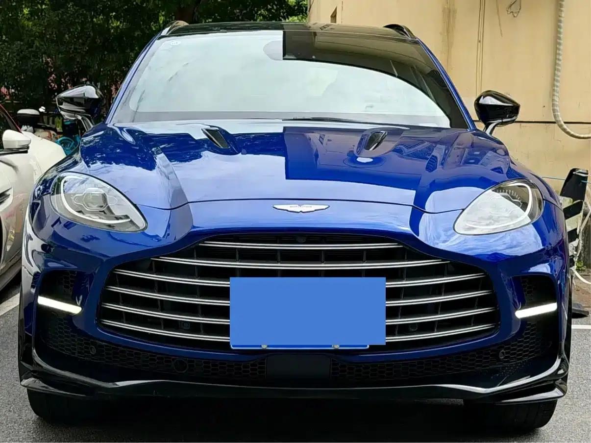 Aston Martin DBX 2023 4.0T V8 707 — миниатюра 2