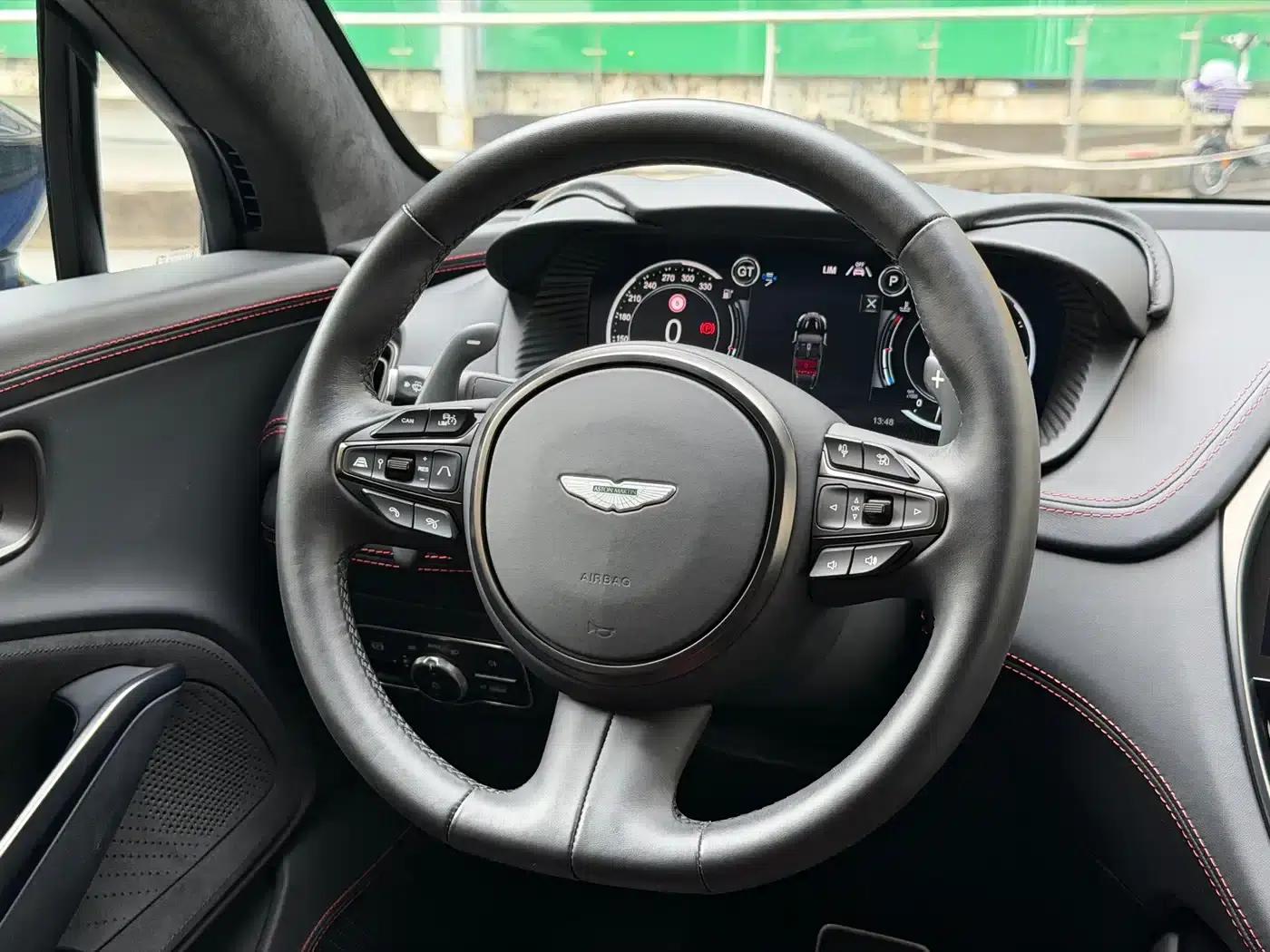 Aston Martin DBX 2023 4.0T V8 707 — миниатюра 17
