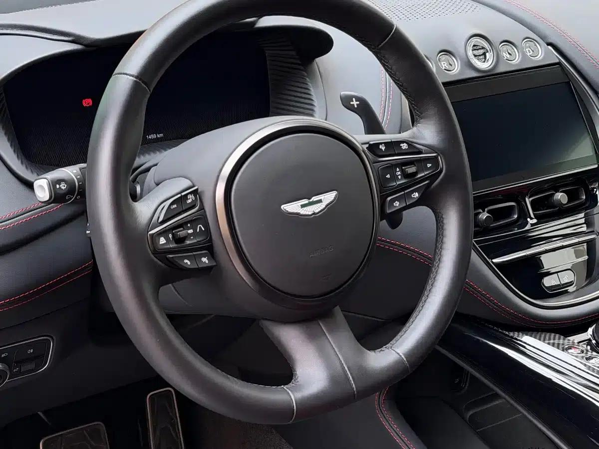 Aston Martin DBX 2023 4.0T V8 707 — миниатюра 7