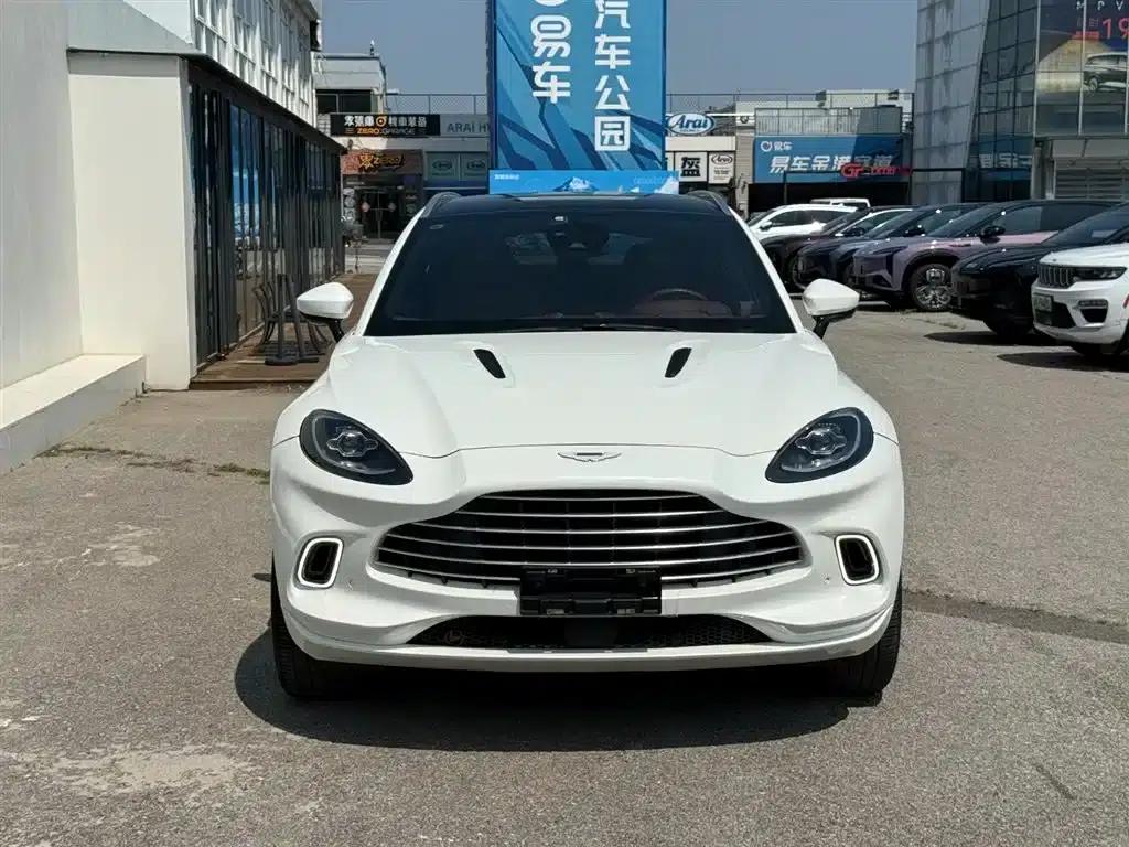 Aston Martin DBX 2020 4.0T V8 1913 First Edition Limited Edition — миниатюра 2