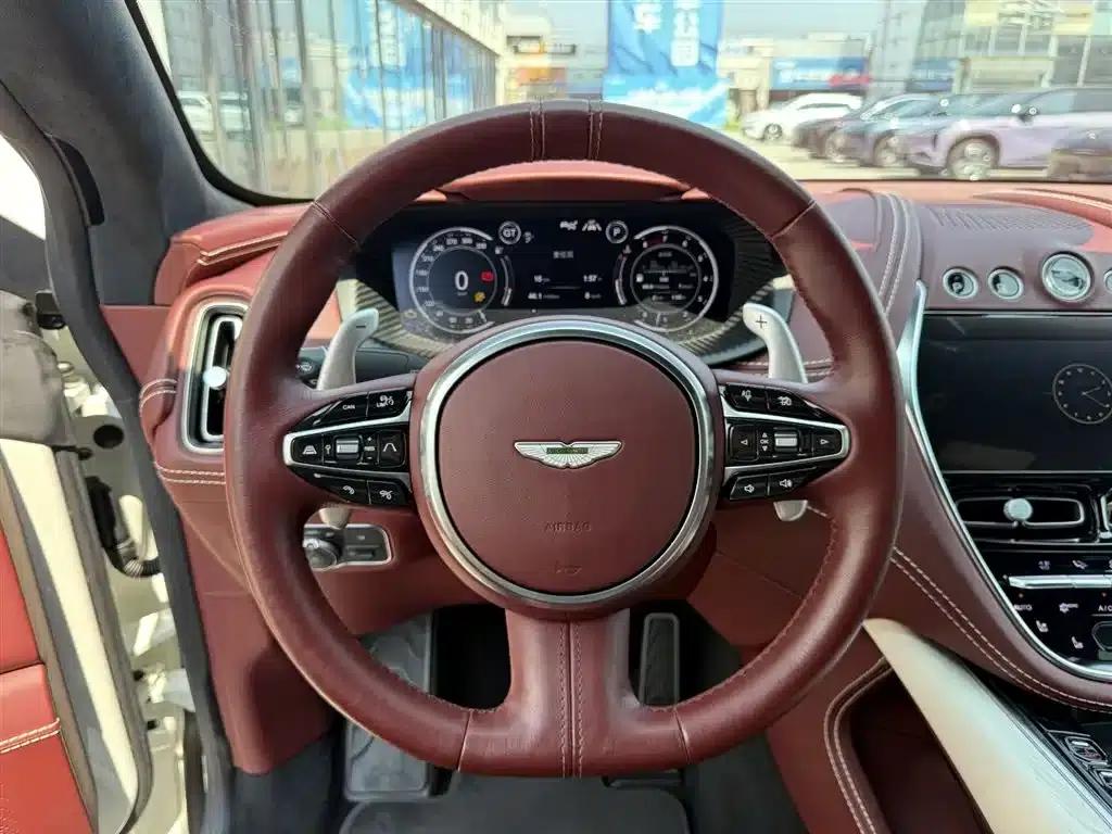 Aston Martin DBX 2020 4.0T V8 1913 First Edition Limited Edition — миниатюра 25