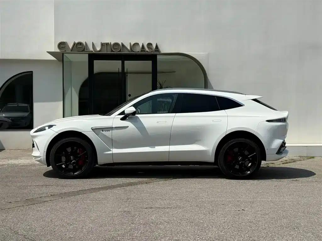 Aston Martin DBX 2020 4.0T V8 1913 First Edition Limited Edition — миниатюра 4