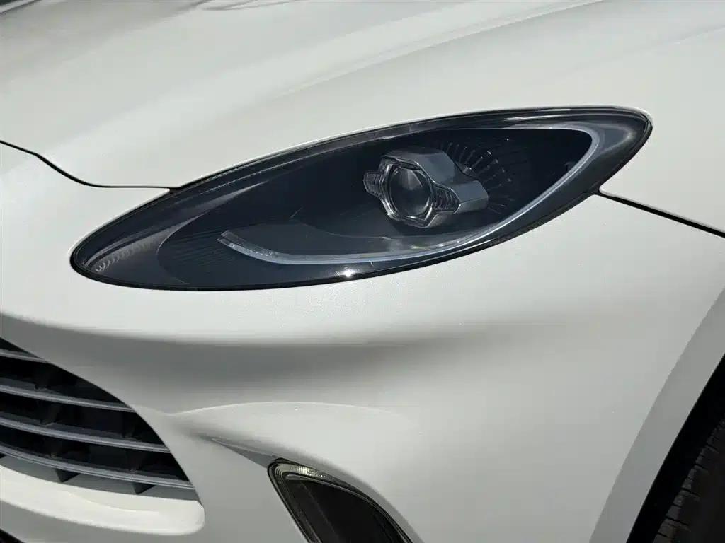 Aston Martin DBX 2020 4.0T V8 1913 First Edition Limited Edition — миниатюра 8