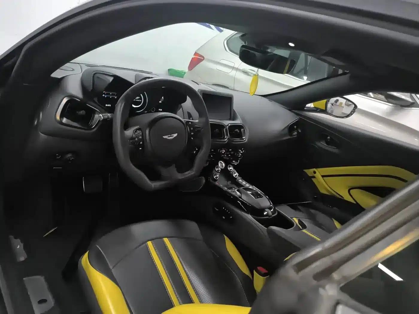 2018 V8 Vantage 4.0T V8 Coupe — миниатюра 4