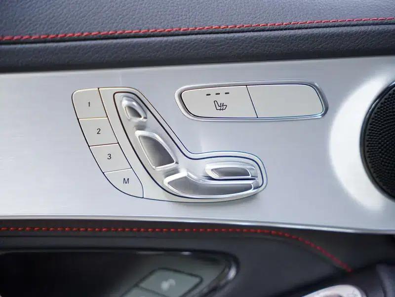 2017 Mercedes-Benz GLC AMG 43 4MATIC — миниатюра 19