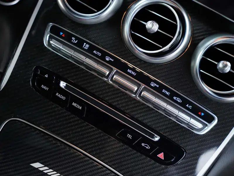 2017 Mercedes-Benz GLC AMG 43 4MATIC — миниатюра 29